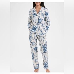 Desmond & Dempsey Pajama Set